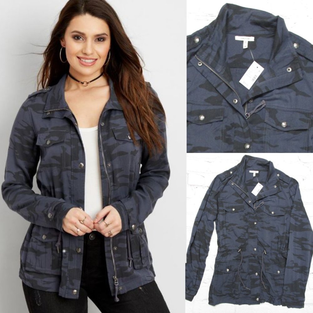 NWT Cute Navy Camo Anorak Jacket (M) :-)